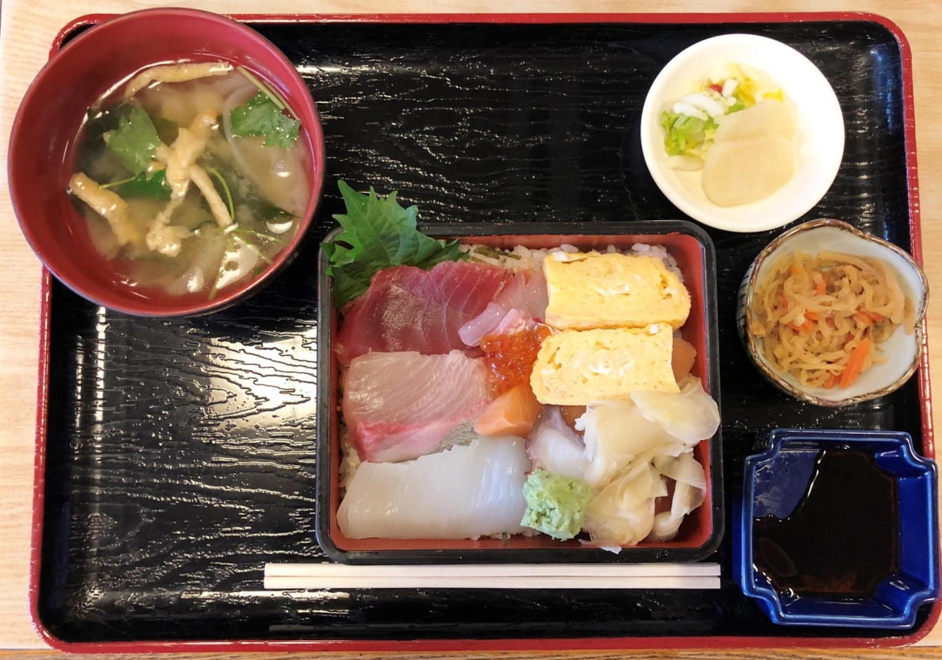 海鮮丼