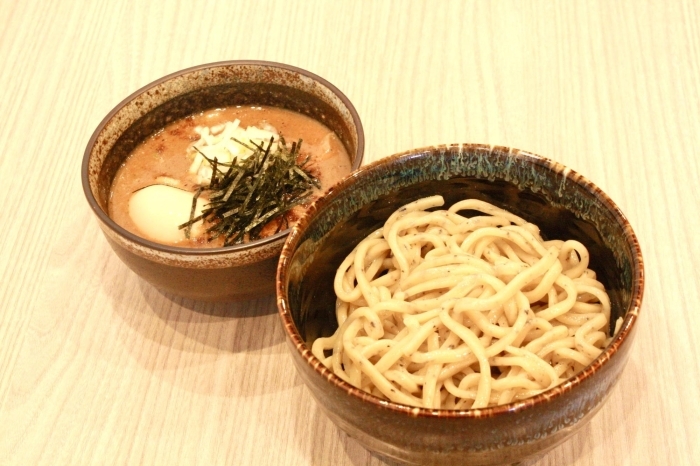 とにかくイチオシ！ぶしがぶっささる超濃厚つけ麺！！