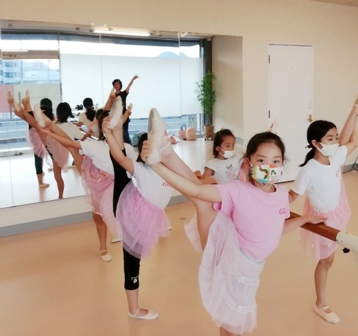 ダンススペシャルでは、体操なカリスマ講師でも指導力「三島函南　夏休みスペシャル1Day講座　グローリーを体験するチャンスです。」