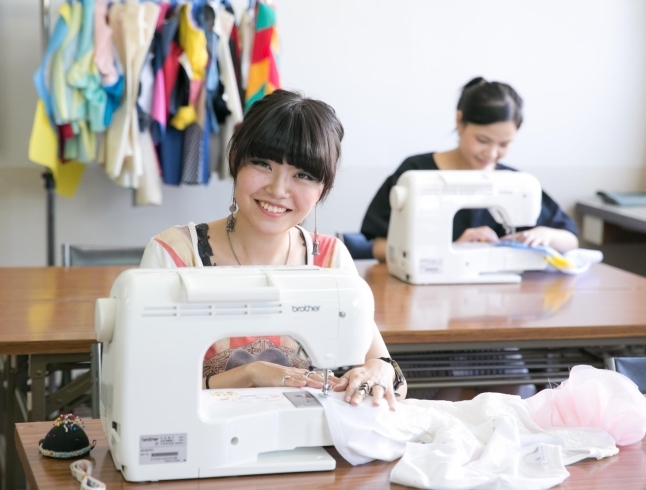 自らのアイデアをカタチにできるようにレッスン♪「神戸　服飾関係　専門学校【資格取得】オープンキャンパス・体験入学・体験セミナー　神戸文化服装学院【神戸・神戸駅周辺情報】服・ファッション　オープンキャンパス　体験入学【はじめてから専門職を目指せる学校】体験入学　オープンキャンパス情報」