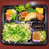 炊き込みご飯　天然ワラサ照焼　鶏団子トマトソース「4月4日のお弁当」