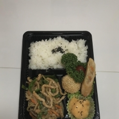 青椒肉絲弁当（チンジャオロース）