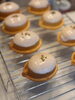 暑い夏にぴったりの爽やかなレモンケーキ、人気です「南魚沼市　accos ざくざくクッキーシュークリーム」