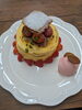 「春限定・苺のミルフィーユパンケーキできました」