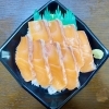 【滝沢市】海鮮丼 十六家／サーモン丼（税込550円）
