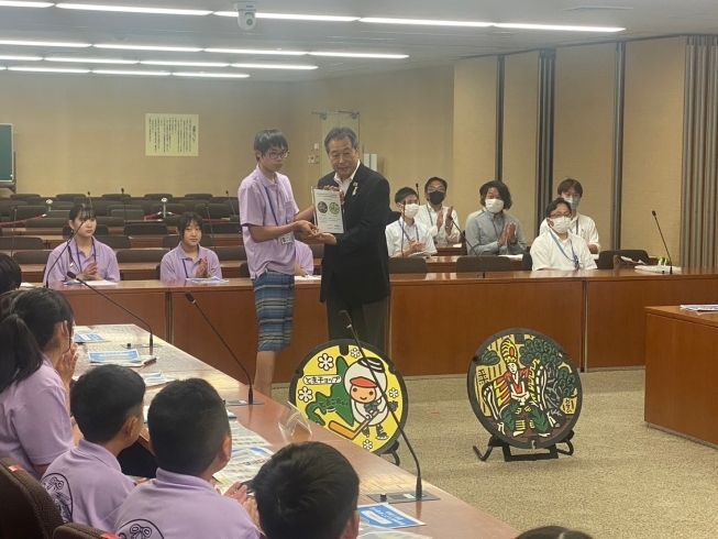 八王子市ととマンホール葢の交換会「本研修はじまりました!」