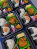 「7月3日（金曜）本日も元気にオープンです✨️🍙おにぎり弁当のご案内です🍱🎶 【福島と青森の美味しい食材を使ったおにぎり屋にこまる】」