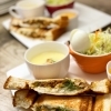 チキンと大豆のキーマカレーのホットサンド