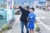 撮影する時のポイントを聞いている【職場体験】の南中学校二年の学生さん♪「【町たんけん】と【ふるさと職場体験】学生さん達との楽しい時間♪」