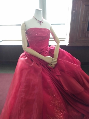 情熱の赤ドレス「2月はLOVE☆まちスマ婚☆ブライダルフェア」