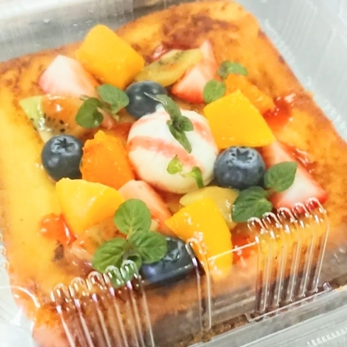 フレンチトースト贅沢フルーツ盛り「Instagramフォロワー数✨1000人✨達成！ヽ( ・∀・)ﾉ」