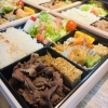 肉割烹のお弁当で贅沢なひとときを、仕出しで人気の松花堂弁当(すき焼き)「春の法事・家族葬・慶事に｜馬込霊園近くの懐石弁当配達と個室会食」