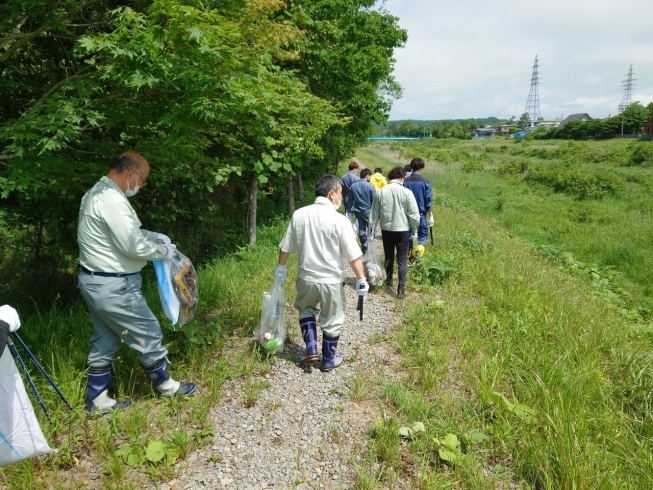 参加者の会員「【錦多峰川流域の清掃活動を行いました】」