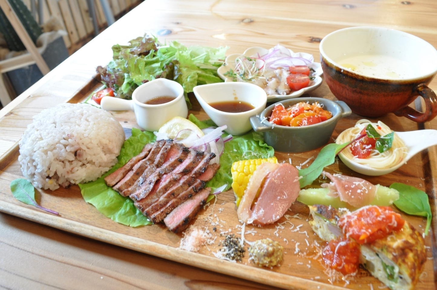  SPECIAL PLATE LUNCH / On Lento Café
