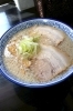 「人気No.1！ノムノムこってり醤油らーめんとウリ飯」