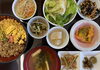 元気・健康になる 麹漬け二色丼「元気・健康になる 麹漬け豚丼　南区で腸活ランチが食べられる古民家カフェ」
