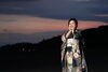 夕暮れに輝く二十歳の感動体験「夏の海ロケで撮る、ドラマチックな成人式前撮りのご案内」