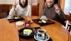 おばあちゃんとお孫さん「老舗の和菓子で祝う、高校合格のお茶会」