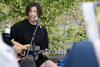 「【イベント開催報告🎤】新居浜駅前「人の広場」にKAY-I（ケイアイ）さんが登場！心温まる歌声と笑顔に包まれた素敵な時間でした✨」