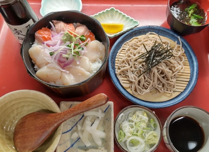 青森サーモンとホタテ丼と麺「大人気の「北のめぐみ」フェア🌸」