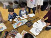 塗り絵は親子で夢中に「2/22（日）事前企画「めっきらもっきら遊び♪」を開催しました！」