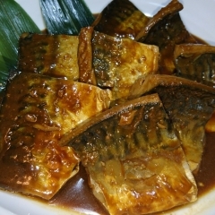 鯖味噌煮（2切）