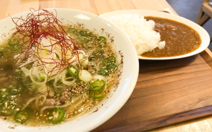 手稲区新発寒 大衆食堂 中華そばとおコメの店 メシケン さんの超お得メシケンセット 青唐辛子担々麺とメシケンカレー 札幌市西区 手稲区のおすすめランチ特集 まいぷれ 札幌市手稲区