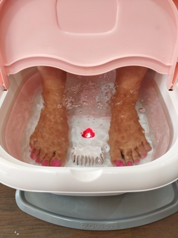 エステ施術中(整体の後はまず足湯)「冬本番!整体×エステの相乗効果で芯からポカポカ温活しませんか?」