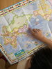 世界地図で日本を見つけたよ「小学生対象　塾でもあり学童でもある　夏休み期間　今日のミネルヴァこども学院」