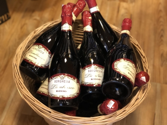 ボルゲシア　ランブルスコ　ロッソ「冷やして美味しい美食の街のスパークリング赤ワイン」