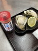 岩牡蠣を専用タレでお召し上がりください「岩牡蠣始まりました」