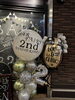 🎊バーの2周年記念装飾「オーダーメイドバルーンギフトならMama＆Me.🎈記念日・誕生日・イベント装飾のバルーンオーダーならお任せください！」