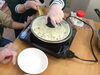 「みんなでポップコーンを作ってみました」
