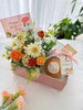 手作り焼菓子とブーケを自由に選べるセレクトギフト「母の日ギフトでご好評をいただいたアーティフィシャルフラワーを常設しました」