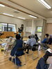 なかなか見ることのない二胡にくぎづけ「地域の音楽ボランティア(大分市　音楽サークル　音のWA)」