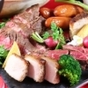 豪華肉盛付≪牛肉のタリアータ＆ピザも食べ飲み放題≫日～木無制限