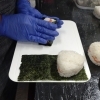 4. 海苔を巻きます
