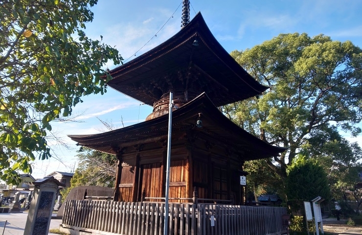 歴史の重みを感じる室町時代初期に建立された 多宝塔 は必見 ライトアップも幻想的な 密蔵院 みつぞういん 21年初詣におすすめ 春日井市の神社 仏閣特集 まいぷれ 春日井市