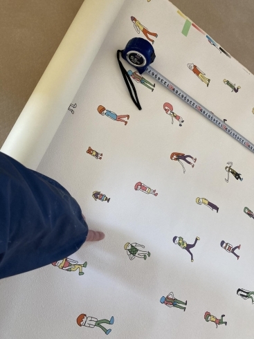 ポップなキャラクターが映える壁紙 インテリアハナワのニュース なめがた日和 行方市 ポップなキャラクターが映える壁紙 インテリアハナワのニュース なめがた日和 行方市