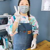 ピースサインのKさん、女性もいますよ「【PANのMIMI】パン作り、ホワイトデーに向けての試作もしてます♪」