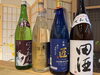 静かな空間で味わう美酒「全国の銘酒を取り揃えて…日本酒で楽しむ小とりの鶏料理」