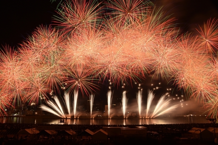 終了しました 淀川河川敷 8月10日 土 第31回なにわ淀川花火大会 福島の歳時記 イベント情報 まいぷれ 大阪市福島区 終了しました 淀川河川敷 8月10日 土 第31回なにわ淀川花火大会 福島の歳時記 イベント情報 まいぷれ 大阪市福島区