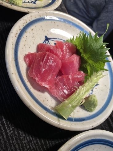 赤サバ刺身別名ハチビキ。今が旬、脂が乗ってます「日本酒と共に…焼肉屋さんの魚介類。。」