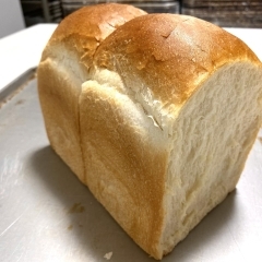 イギリスパン半分（山食パン）
