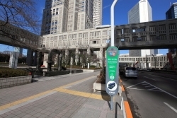 新宿WEバス「都庁本庁舎」バス停
