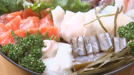 かねみつの「昆布じめ」は新鮮で美味しいお魚に昆布の味が染み込み、とても深い味わいに。