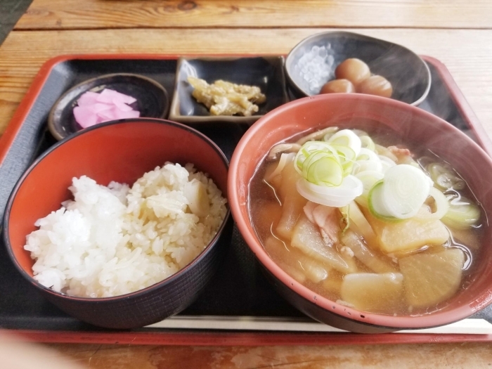 【道の駅　いいでめざみの里　ファストフードコーナー】