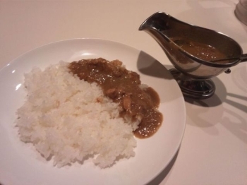 名物の継ぎ足しカレー