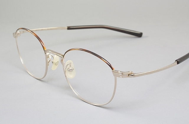 「最近のメガネ → 丸メガネ？ → ボストン型メタルフレームです 」