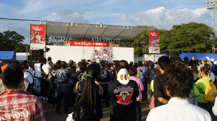 「「ええじゃないか豊橋まつり・豊橋公園」（午後４時半）」